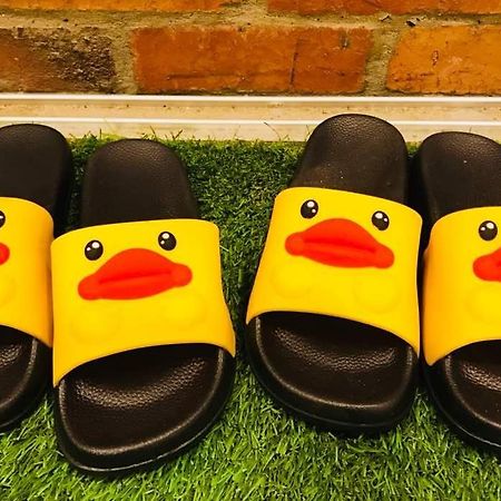 Yellow Duckling Homestay Семпорна Екстериор снимка