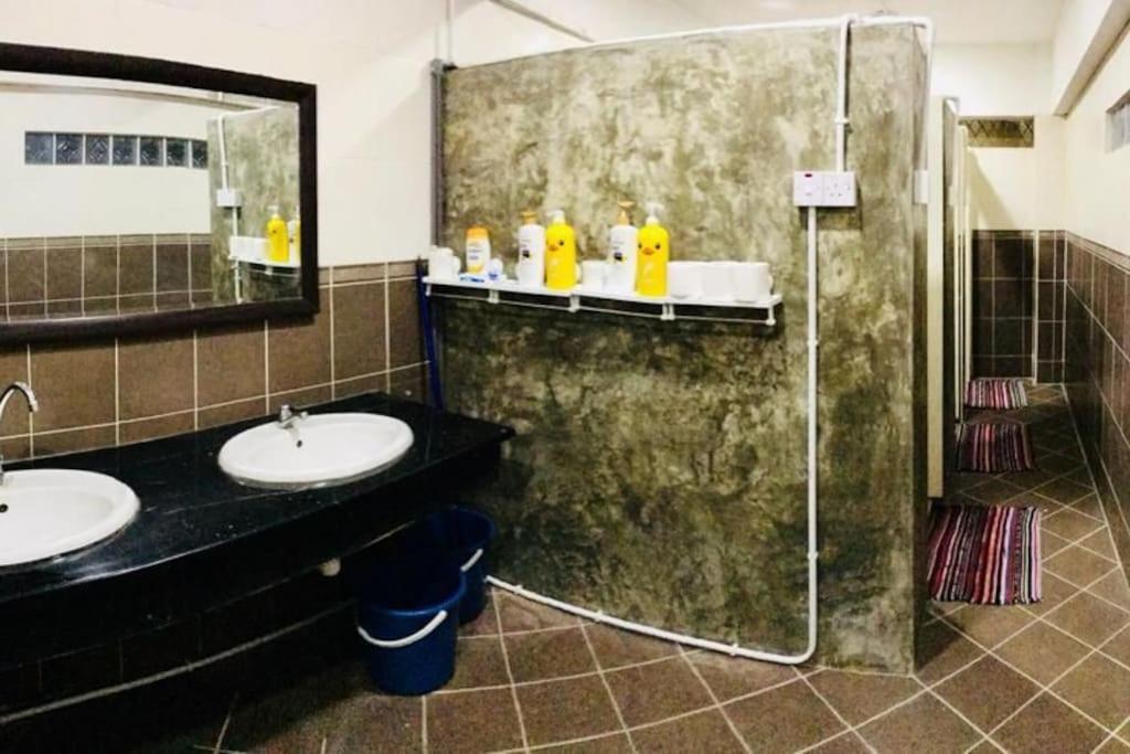 Yellow Duckling Homestay Семпорна Екстериор снимка