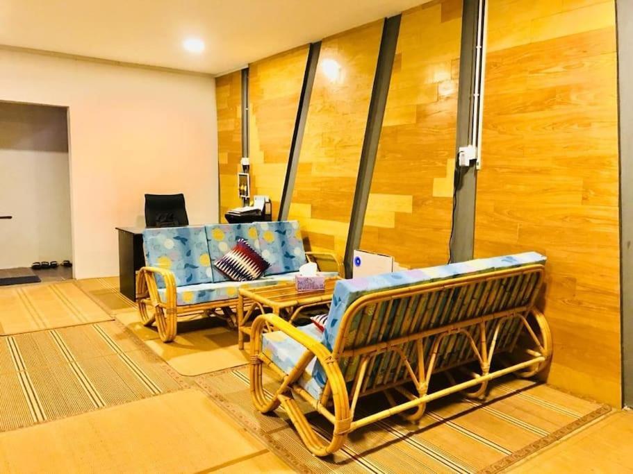 Yellow Duckling Homestay Семпорна Екстериор снимка